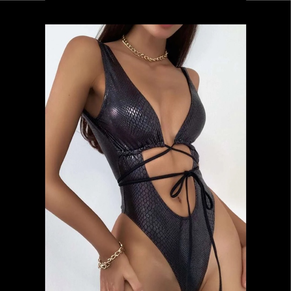NWOT Snakeskin Embossed Cut-Out One-Piece Swimsuit